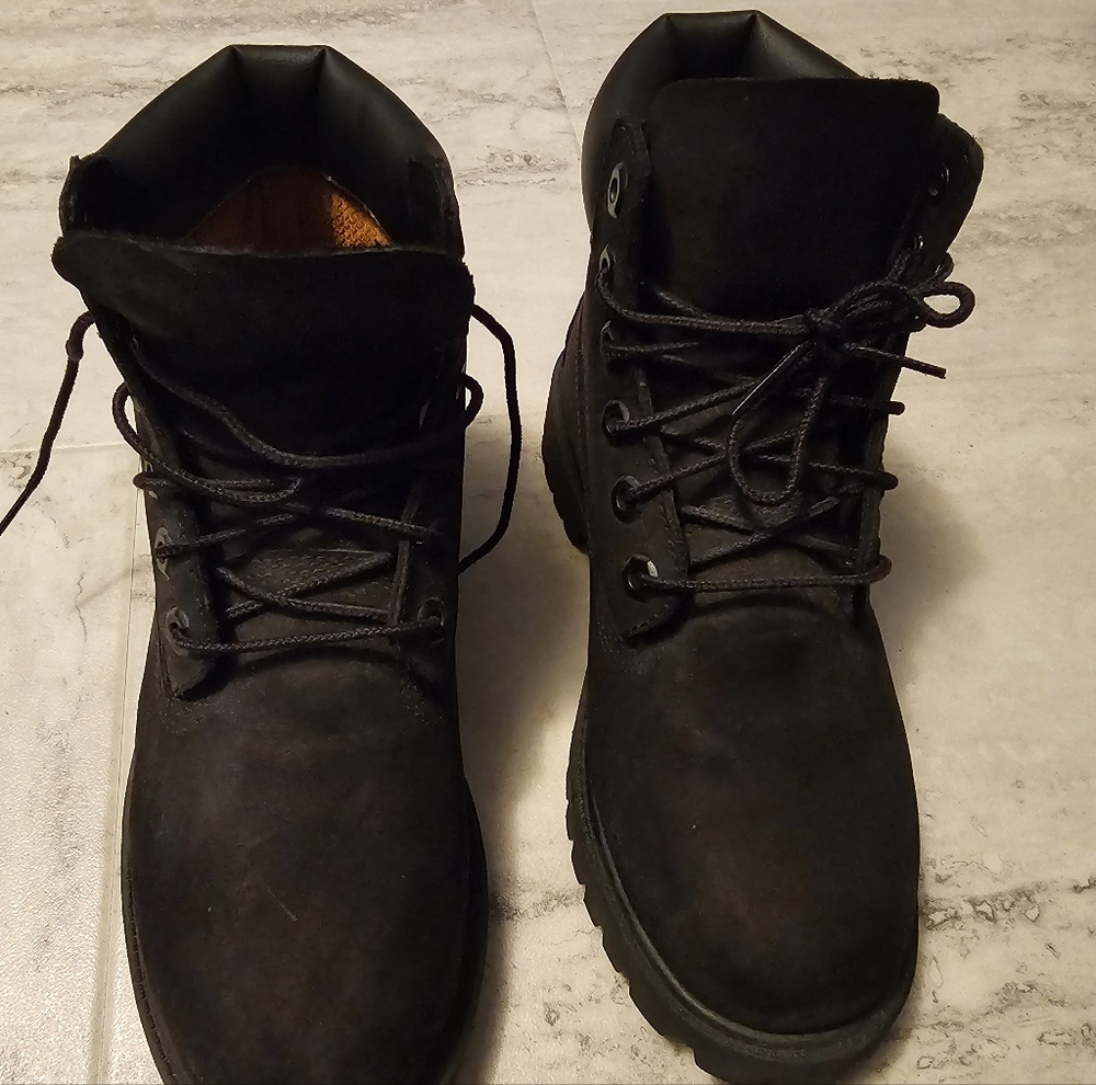 Timberlands youth Size 4